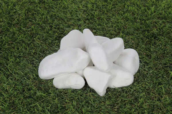 Schneeweiss Kies getrommelt 25-40 mm - weisse Steine