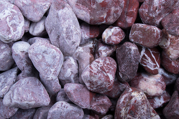 Rouge Royal getrommelt 40-80 mm – Nahaufnahme trocken (links) und nass (rechts) im Vergleich