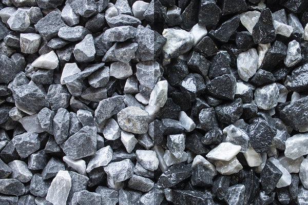 Ice Mix 8-16 mm – Nahaufnahme trocken (links) und nass (rechts) im Vergleich