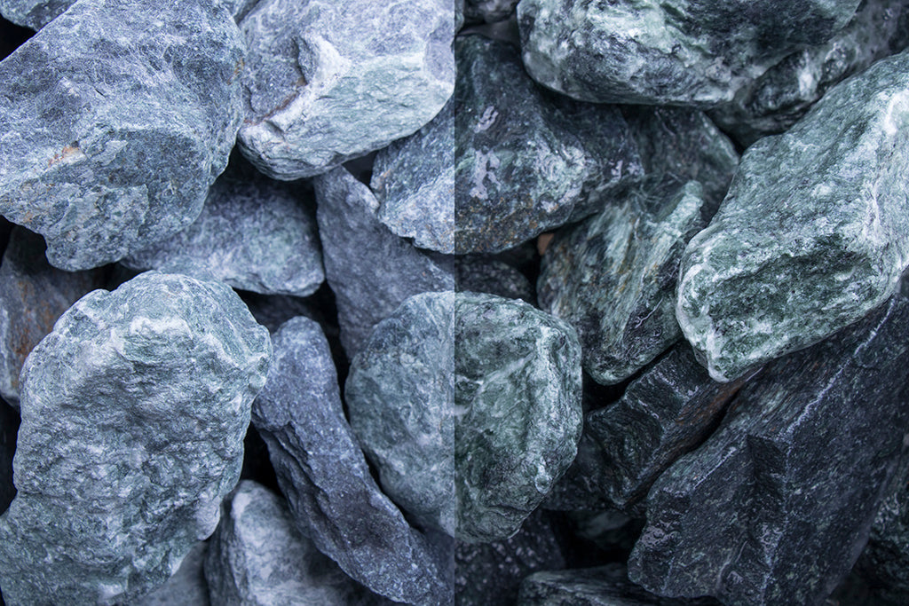 Marmor Grün SS 40-80 mm – Nahaufnahme trocken (links) und nass (rechts) im Vergleich