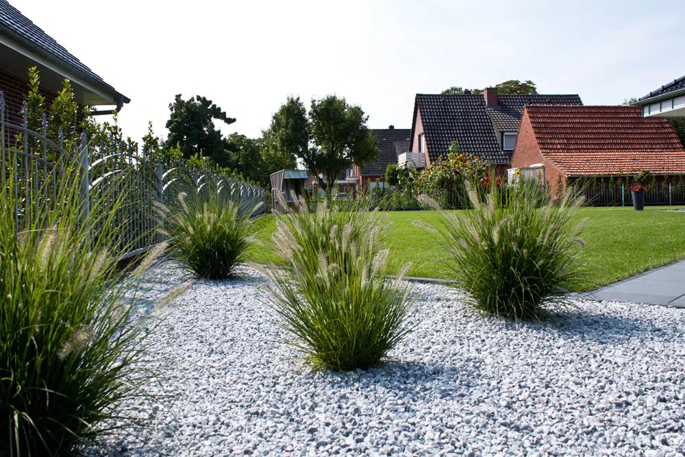 1. Dank Gartengestaltung mit Kies und Splitt weniger Unkraut